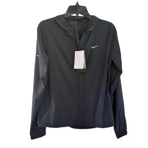 NWT Nike Women’s 2025 Swift Running Jacket